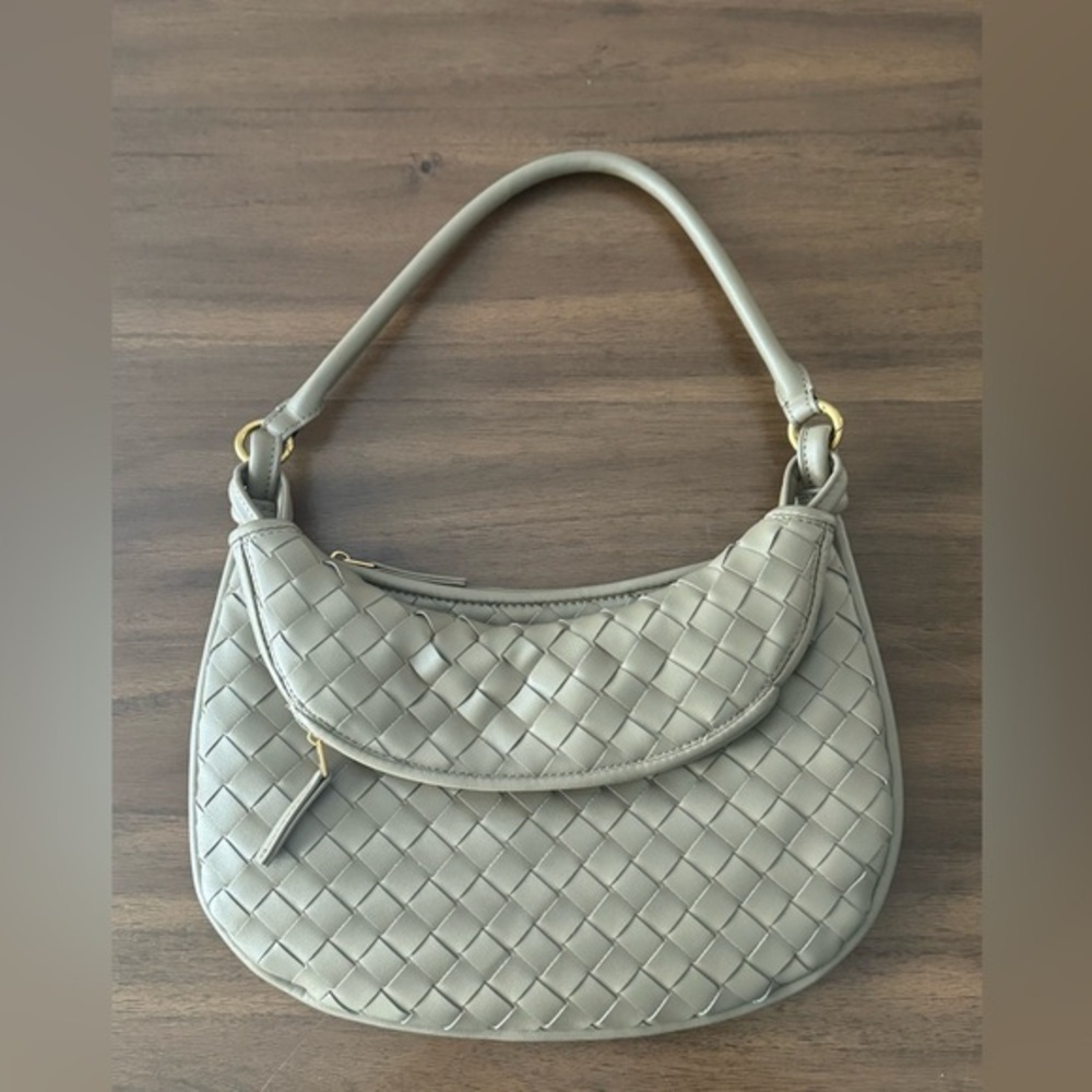 Woven vegan Leather Beige Hobo Bag NWOT